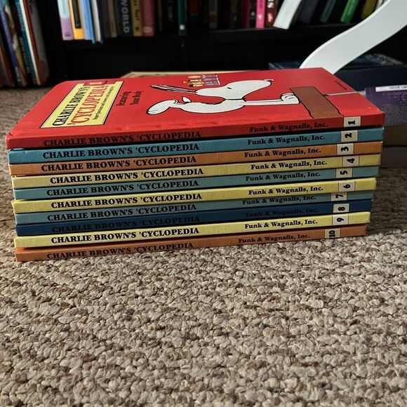 Charlie Brown cyclopedia 1-10 vintage 1989 Charlie Brown books - Picture 1 of 6